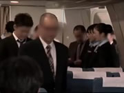 制服下著全裸航空